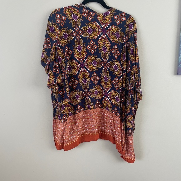 2/$25 Unbranded Kimono/Pool Cover Up - Picture 2 of 2